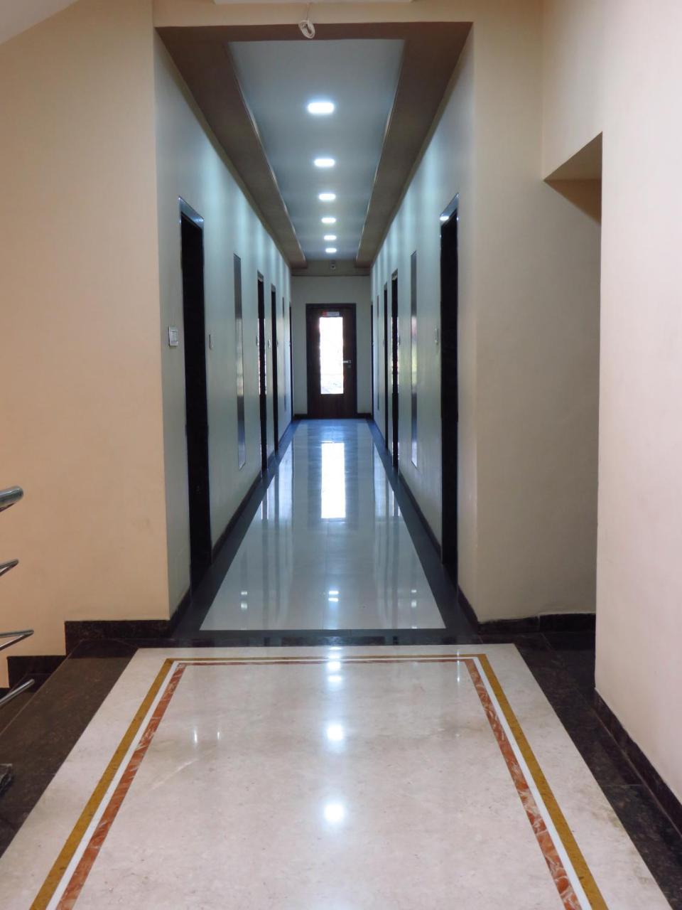 City Palace Resort Лонавала Экстерьер фото