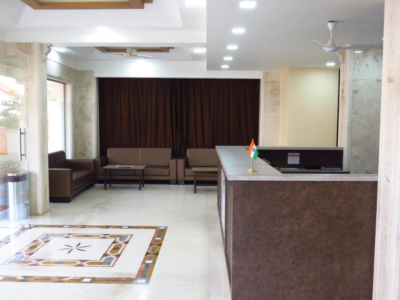 City Palace Resort Лонавала Экстерьер фото