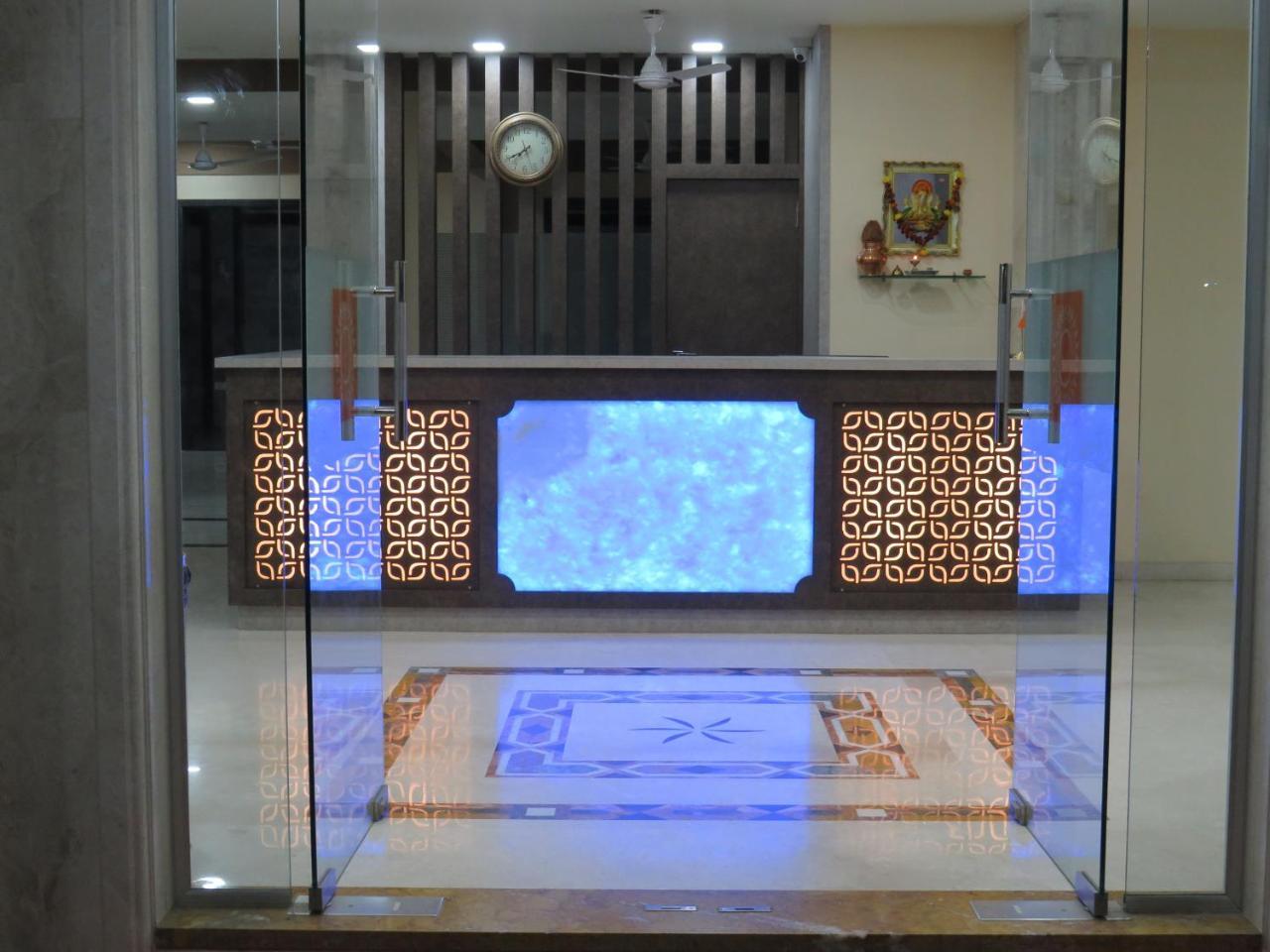 City Palace Resort Лонавала Экстерьер фото