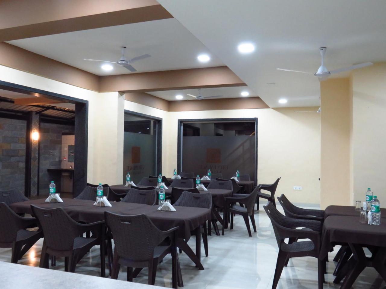 City Palace Resort Лонавала Экстерьер фото