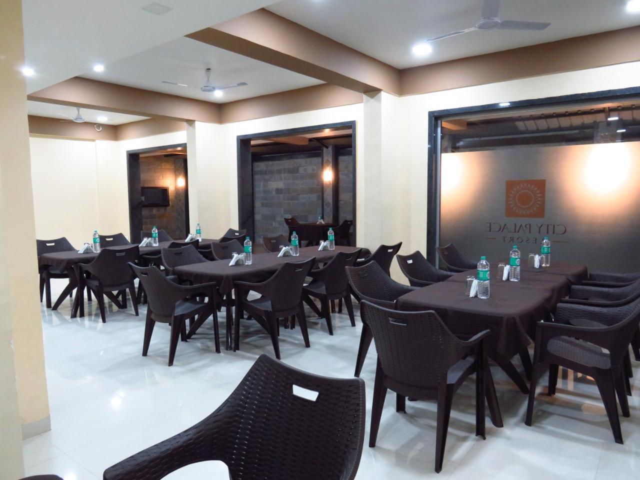 City Palace Resort Лонавала Экстерьер фото