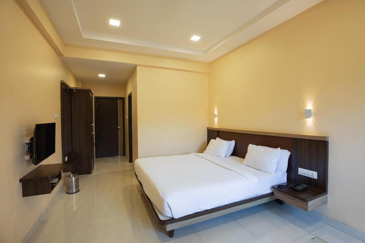 City Palace Resort Лонавала Экстерьер фото