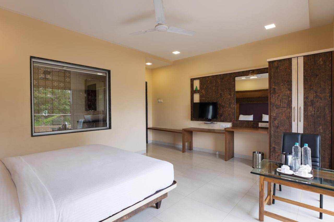 City Palace Resort Лонавала Экстерьер фото